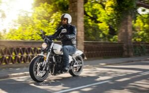 Aproveite o asfalto com o novo MITT 125 MB CUSTOM