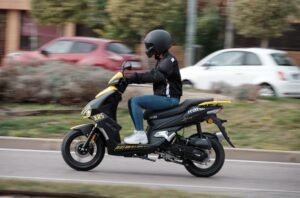 aproveite a nova scooter MITT 50 XRS agora em Cabo Verde